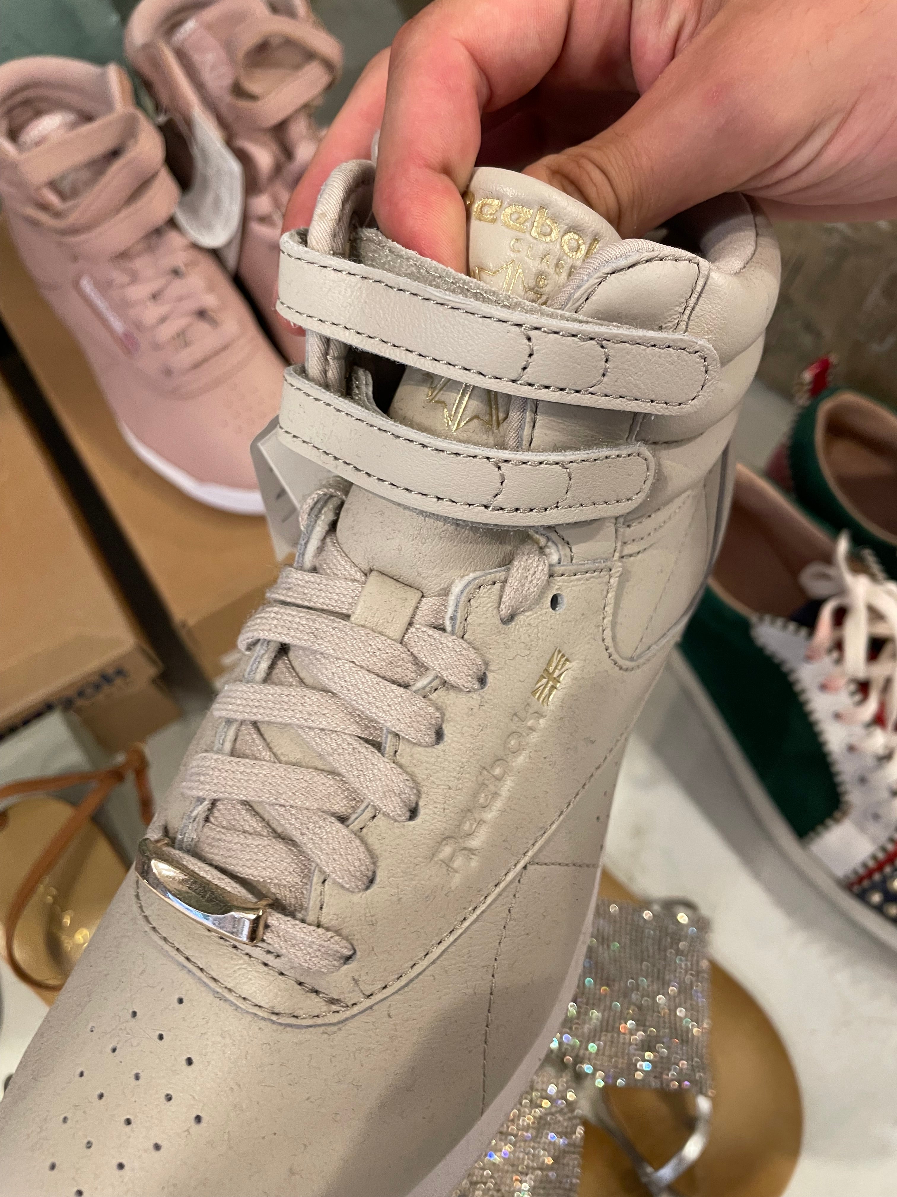 Zapatillas Botín Reebok Classic Freestyle Hi Beige/Crema - Talla 36