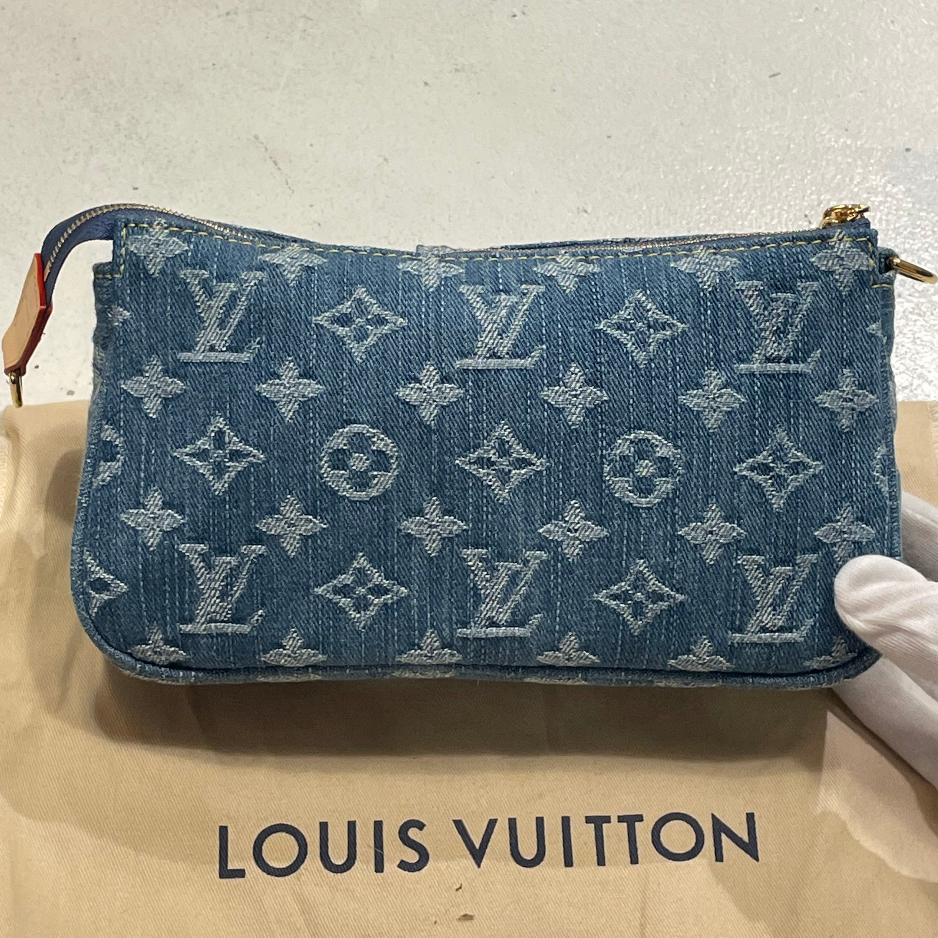 Bolso Louis Vuitton Monogram Denim Pleaty con Bolsillos Externos