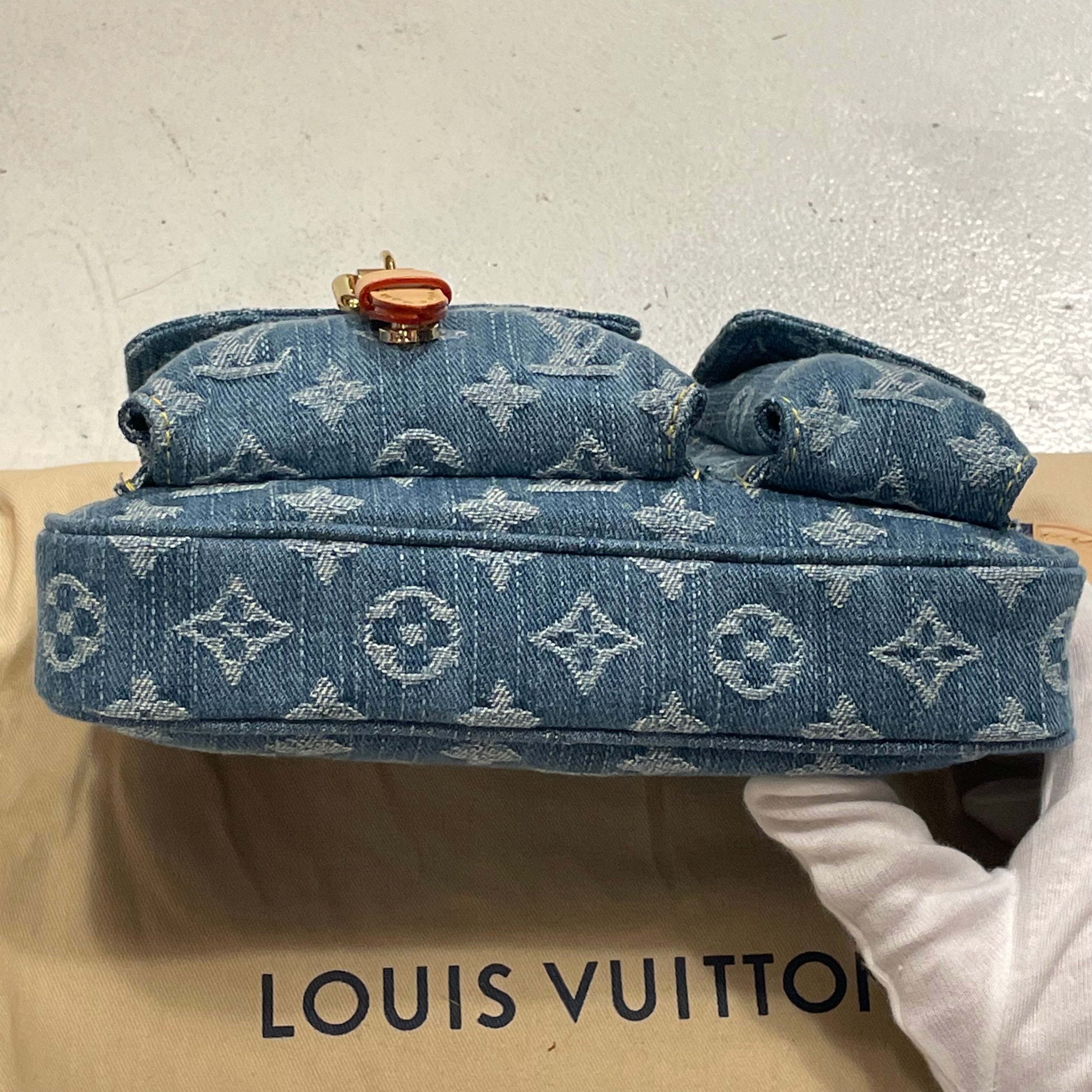 Bolso Louis Vuitton Monogram Denim Pleaty con Bolsillos Externos