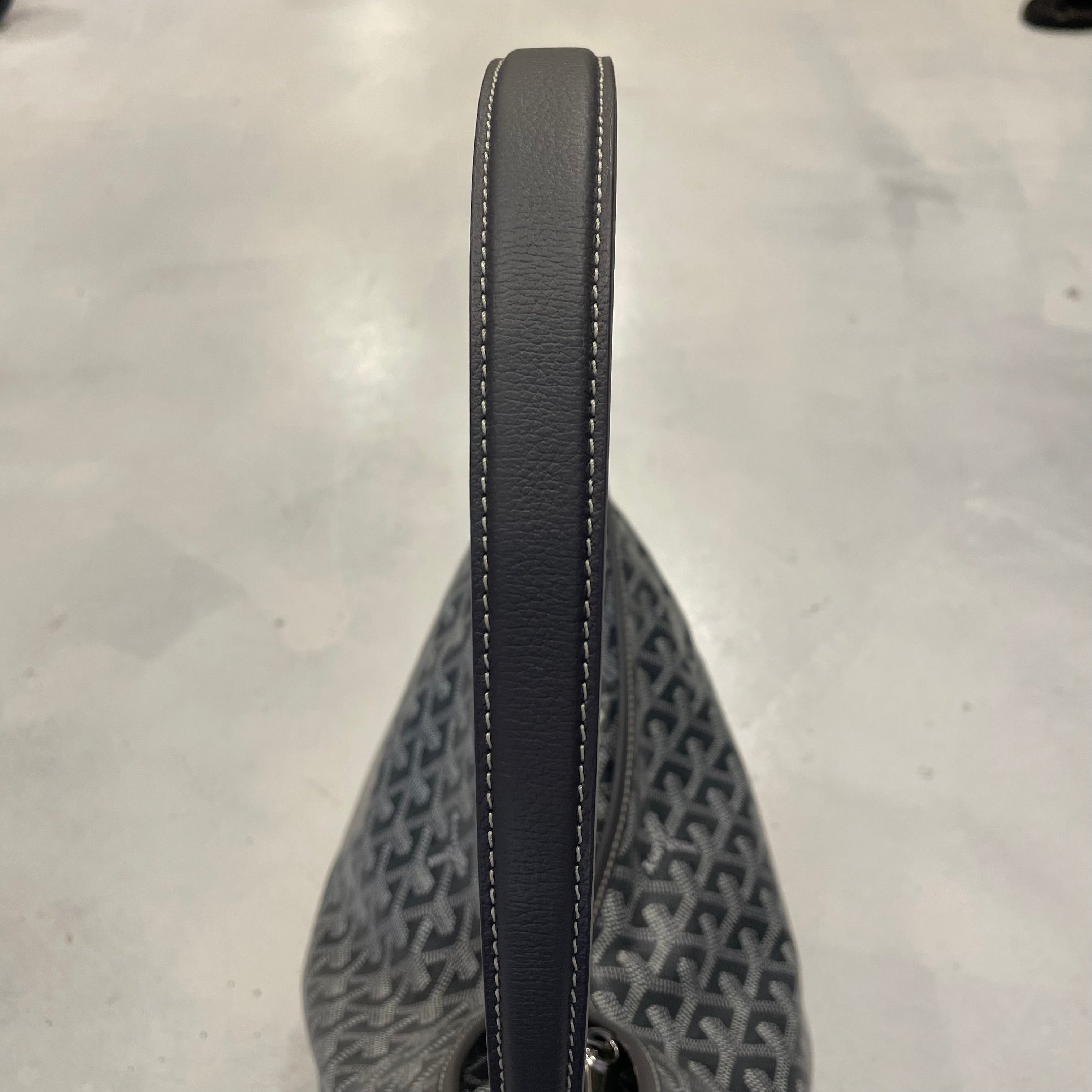 Bolso Goyard Saint Louis PM en Lona Goyardine Gris.