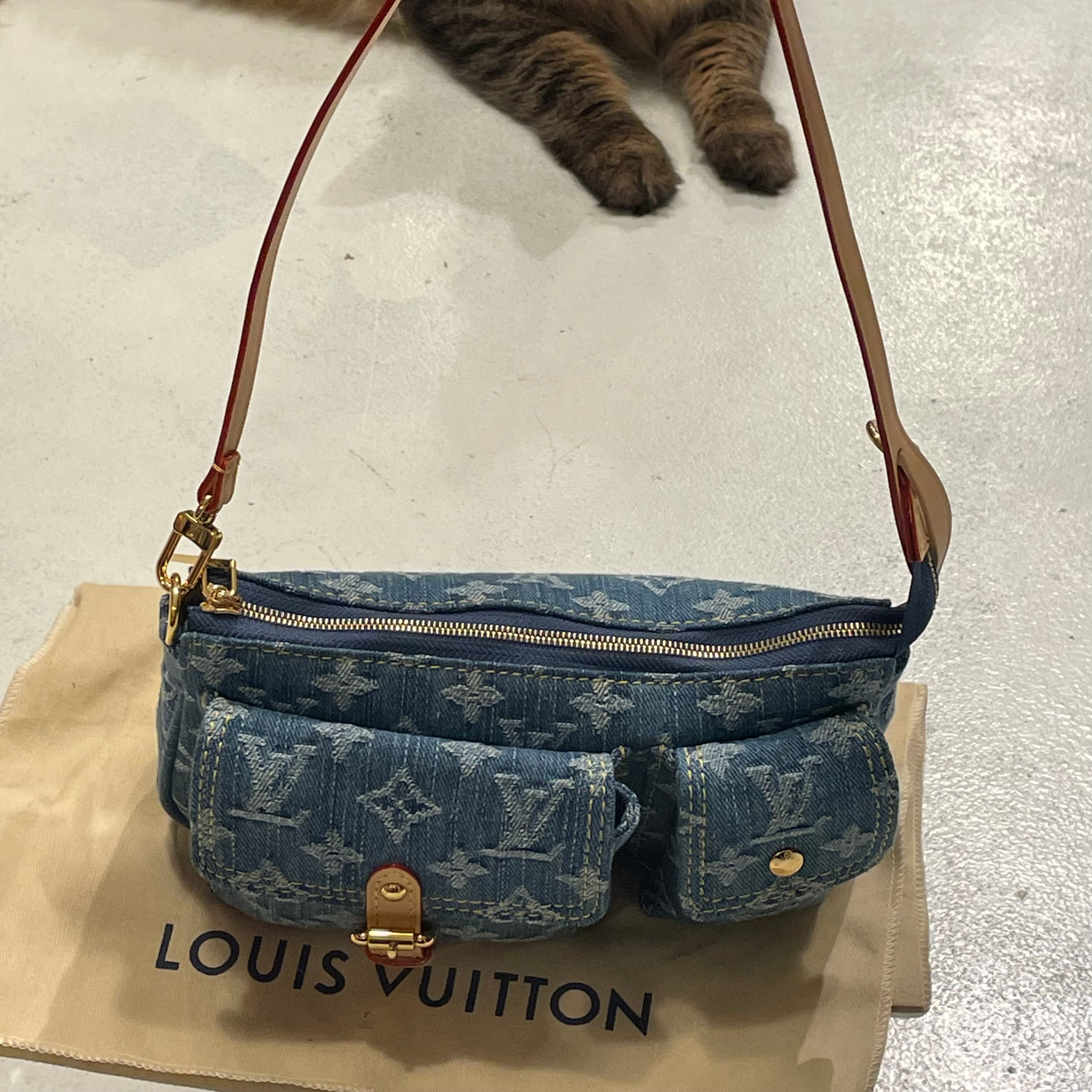 Bolso Louis Vuitton Monogram Denim Pleaty con Bolsillos Externos
