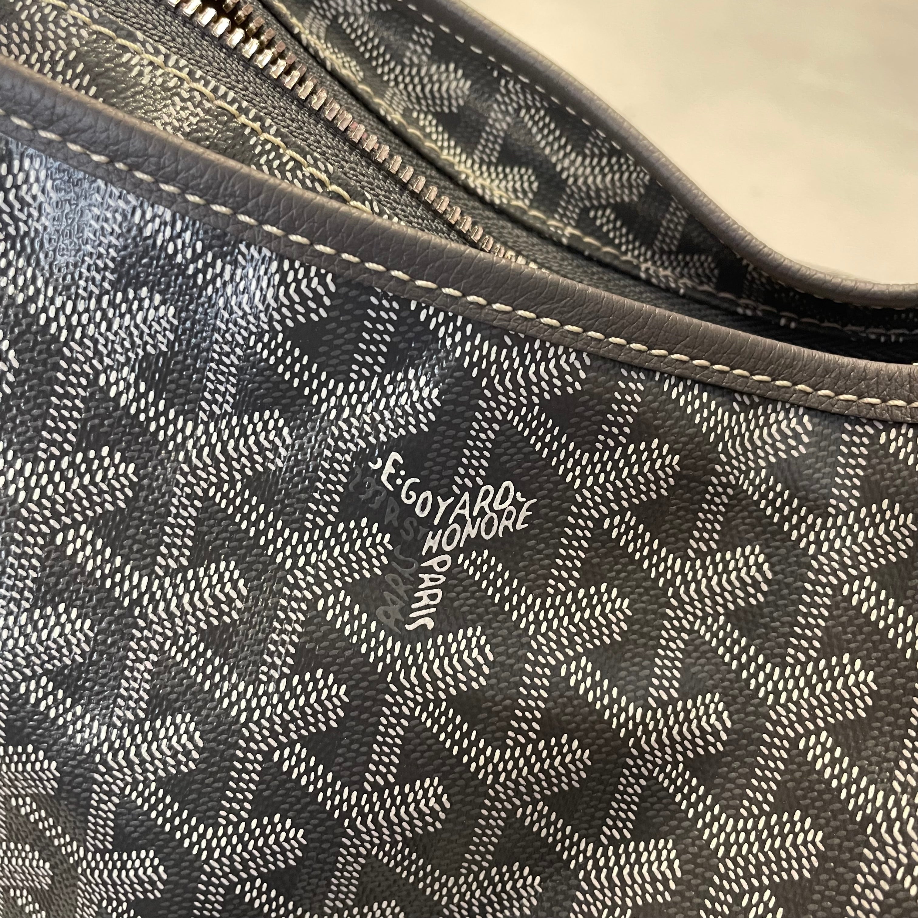 Bolso Goyard Saint Louis PM en Lona Goyardine Gris.