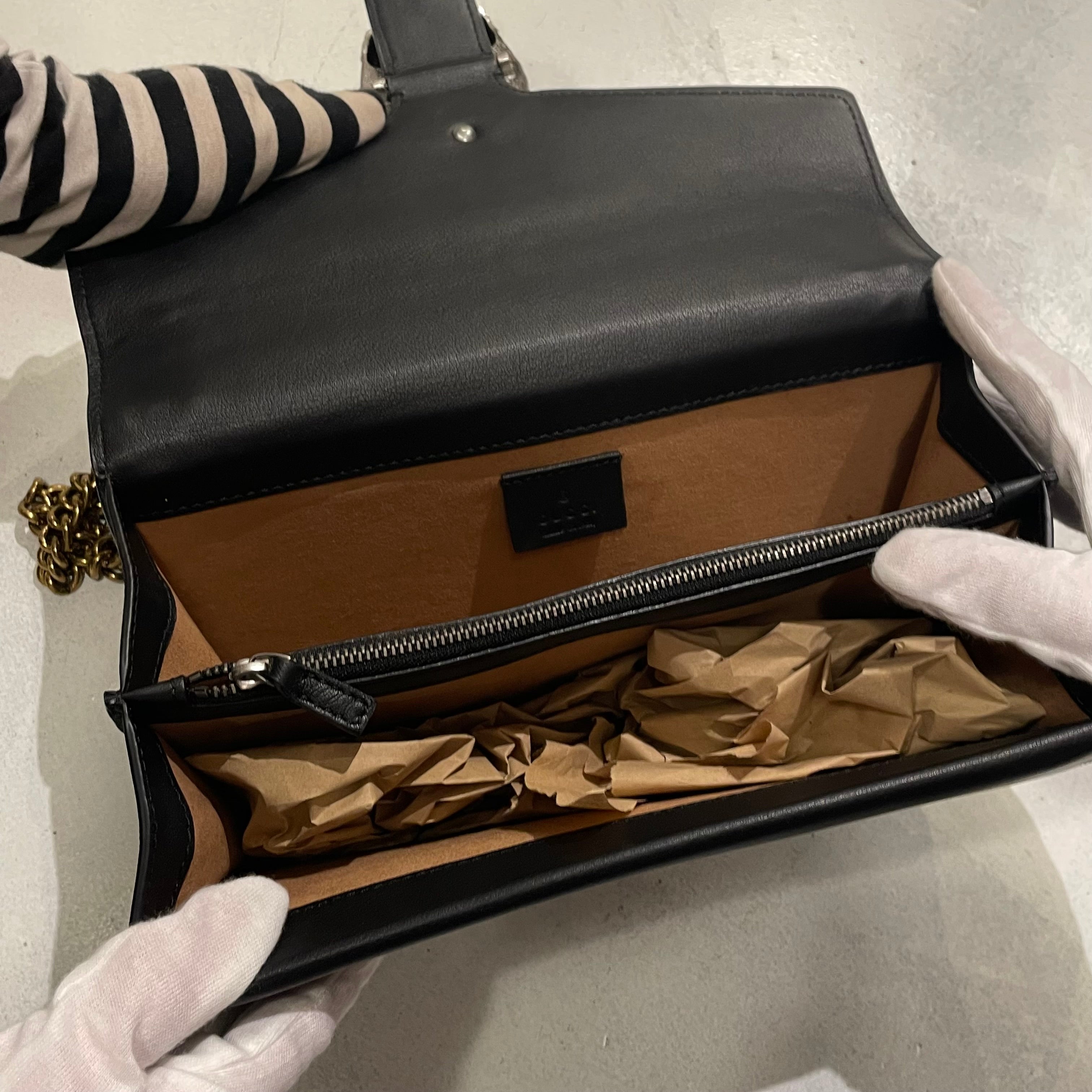 Bolso de Hombro Gucci Dionysus en Piel Negra con Tachuelas y Cristales swarosky