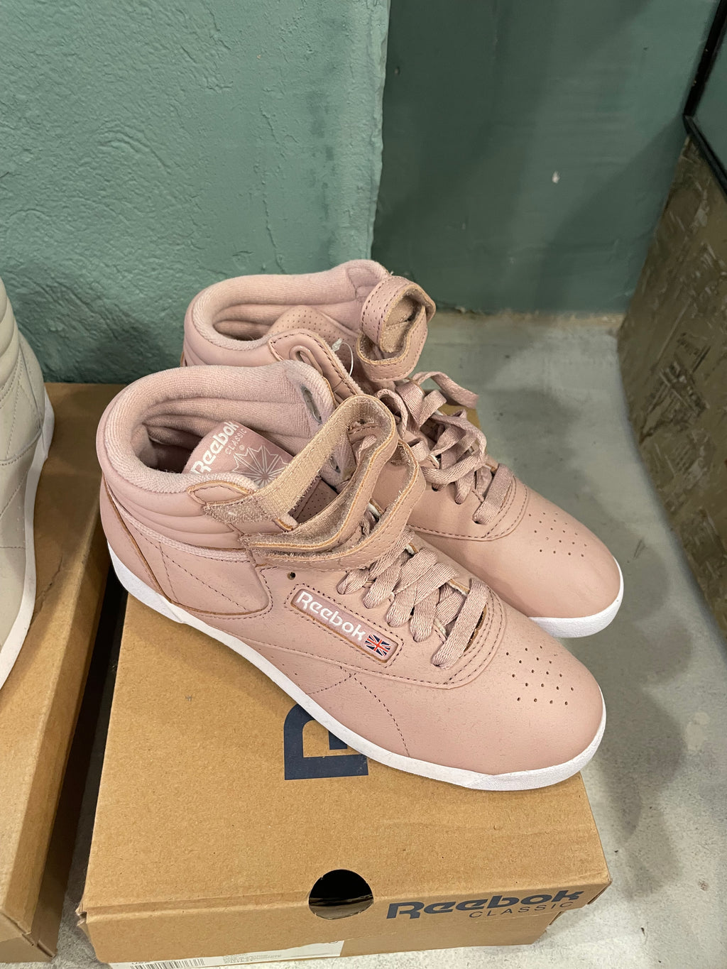Zapatillas Reebok Classic Freestyle Hi Rosa/Nude - Talla 36 nuevas