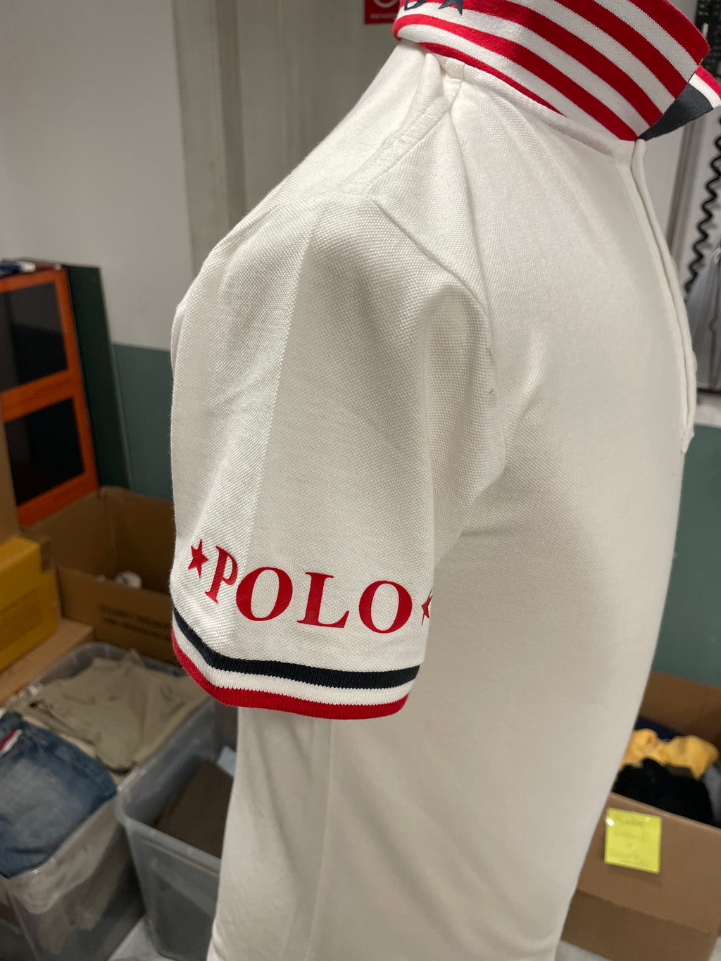 Polo Ralph Lauren Blanco Slim Fit con Cuello de Rayas Rojas y Blancas talla S