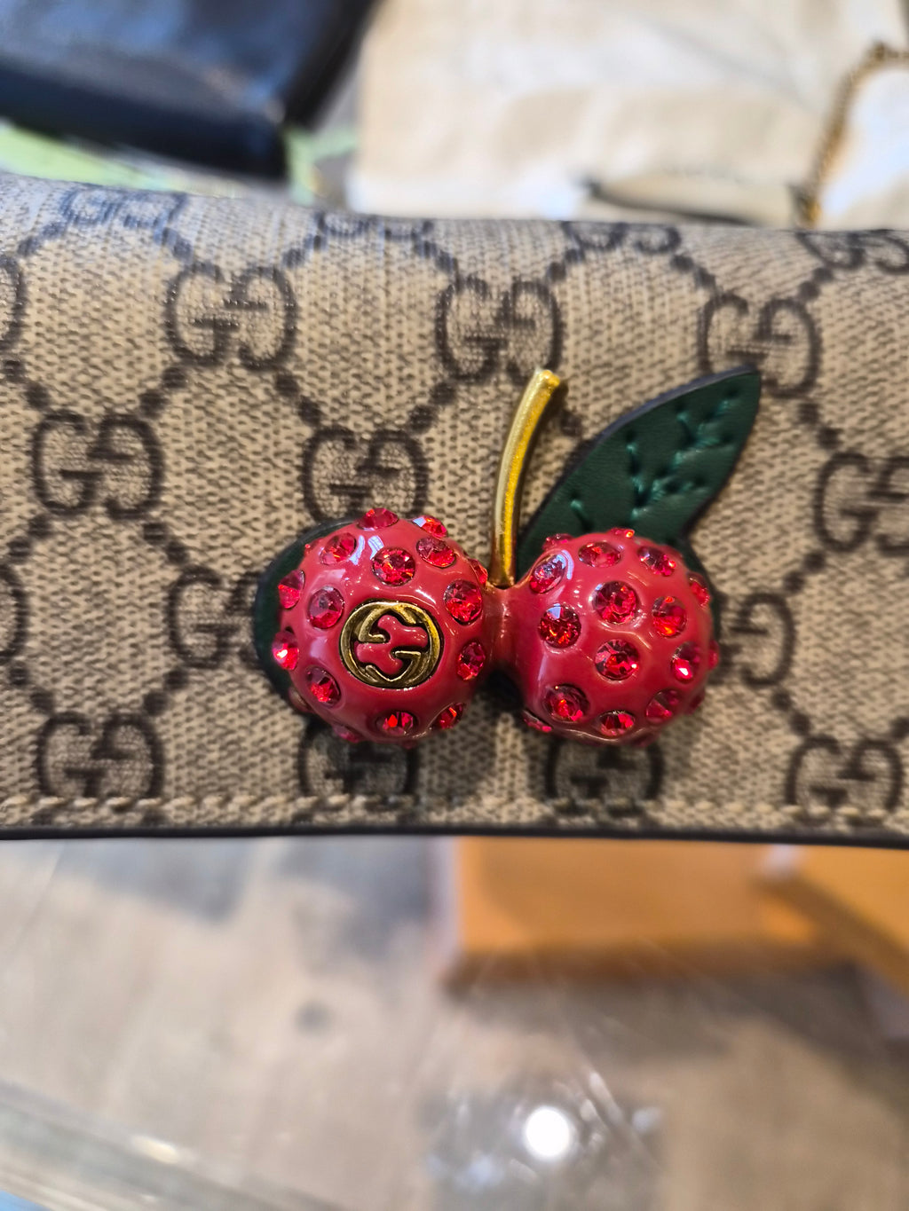 Bolso Gucci Suprene Cherry