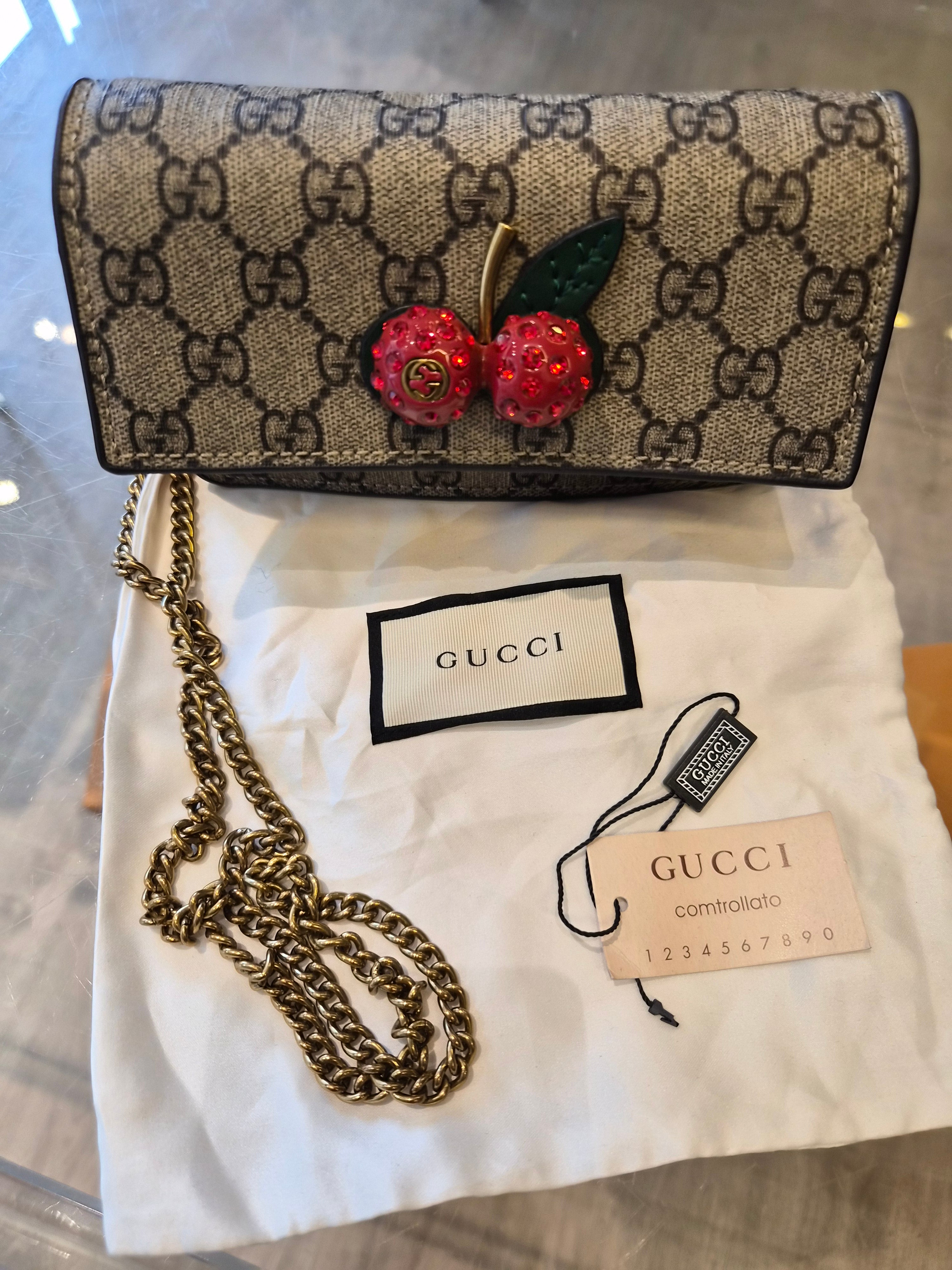 Bolso Gucci Suprene Cherry