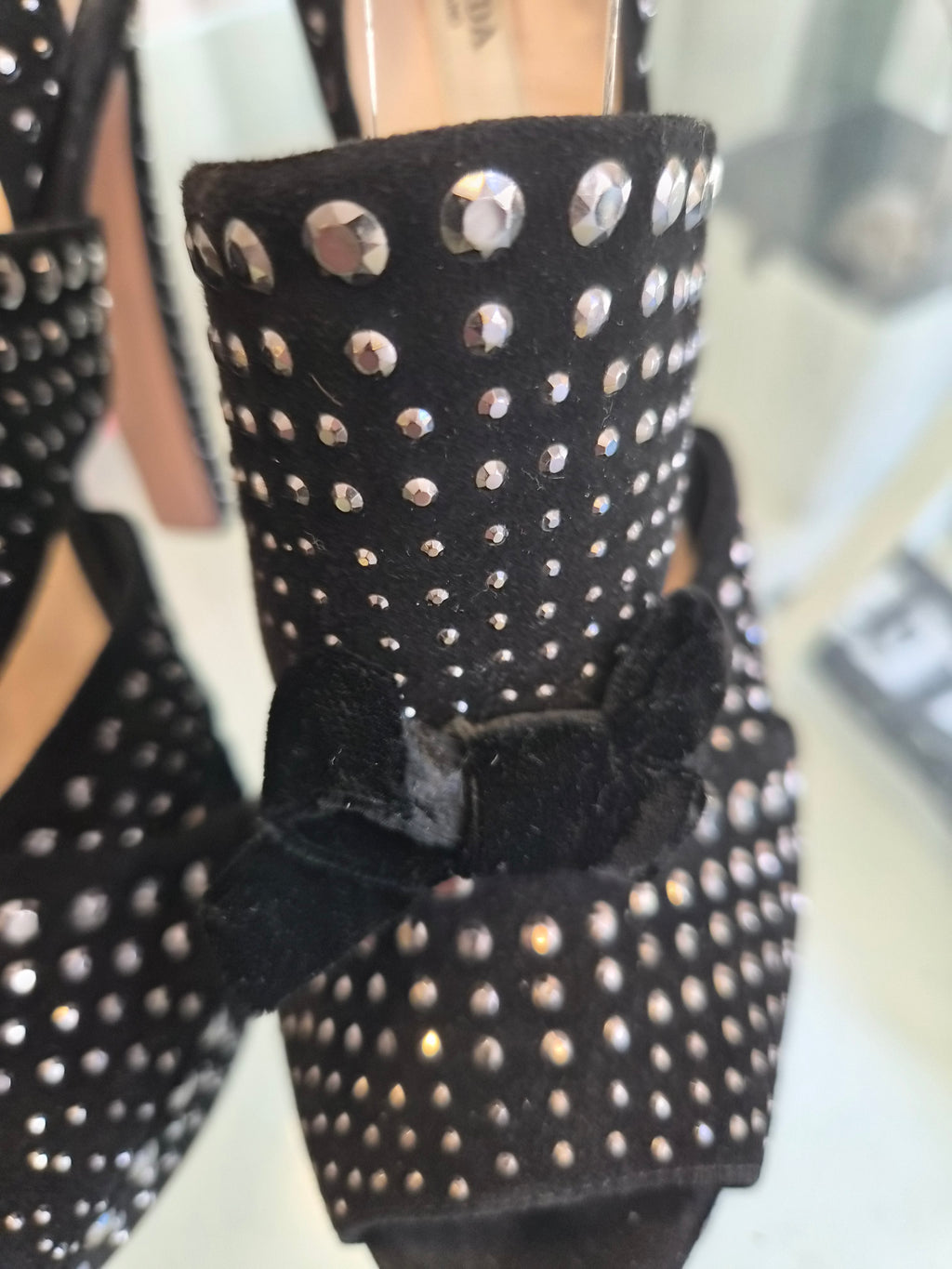 Zapatos Prada black suede studded sandals